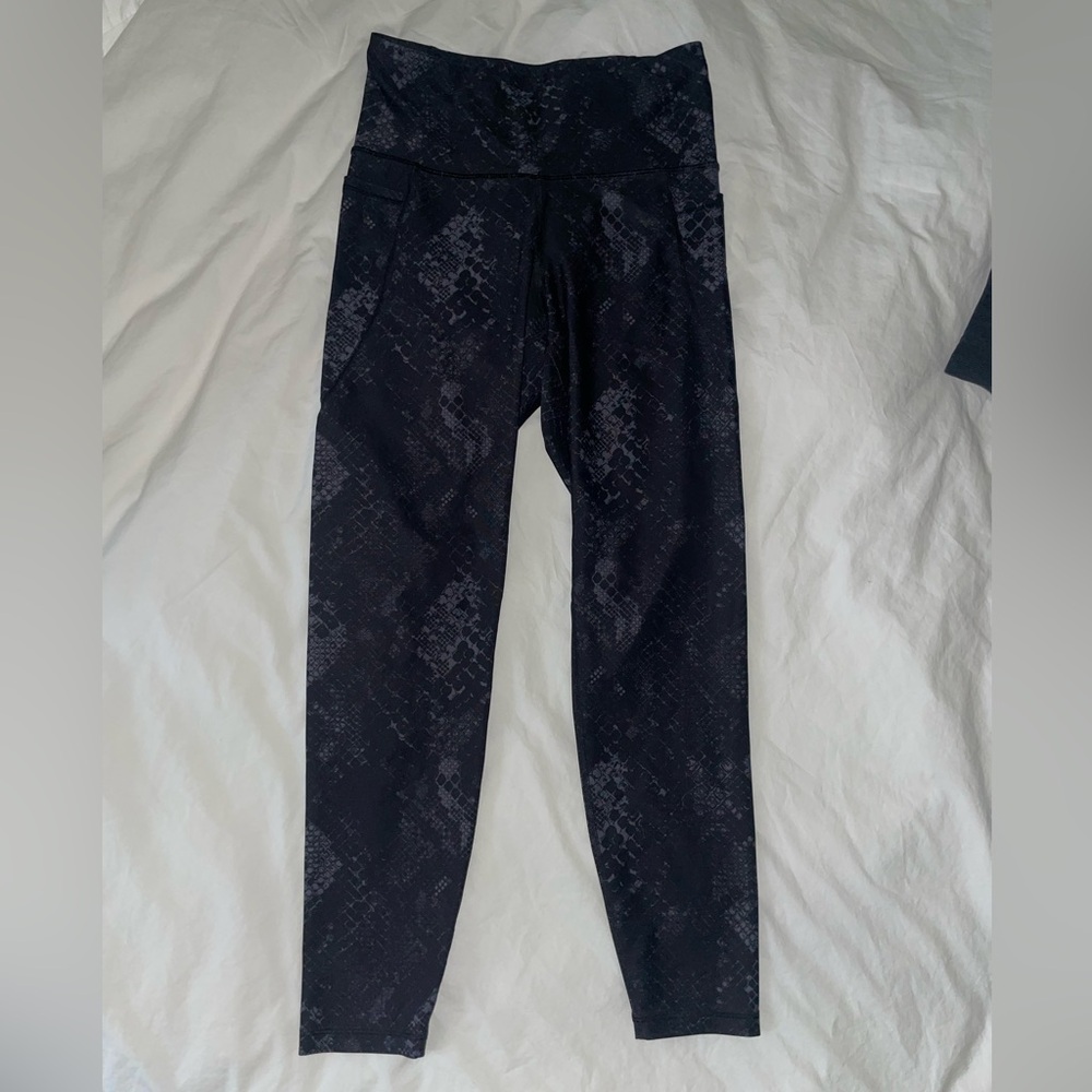 Old Navy 7/8 length elevate leggings